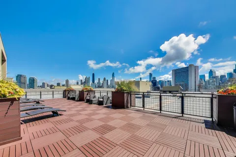$449,900 | 900 North Kingsbury Street, Unit 1025, Chicago, IL 60610