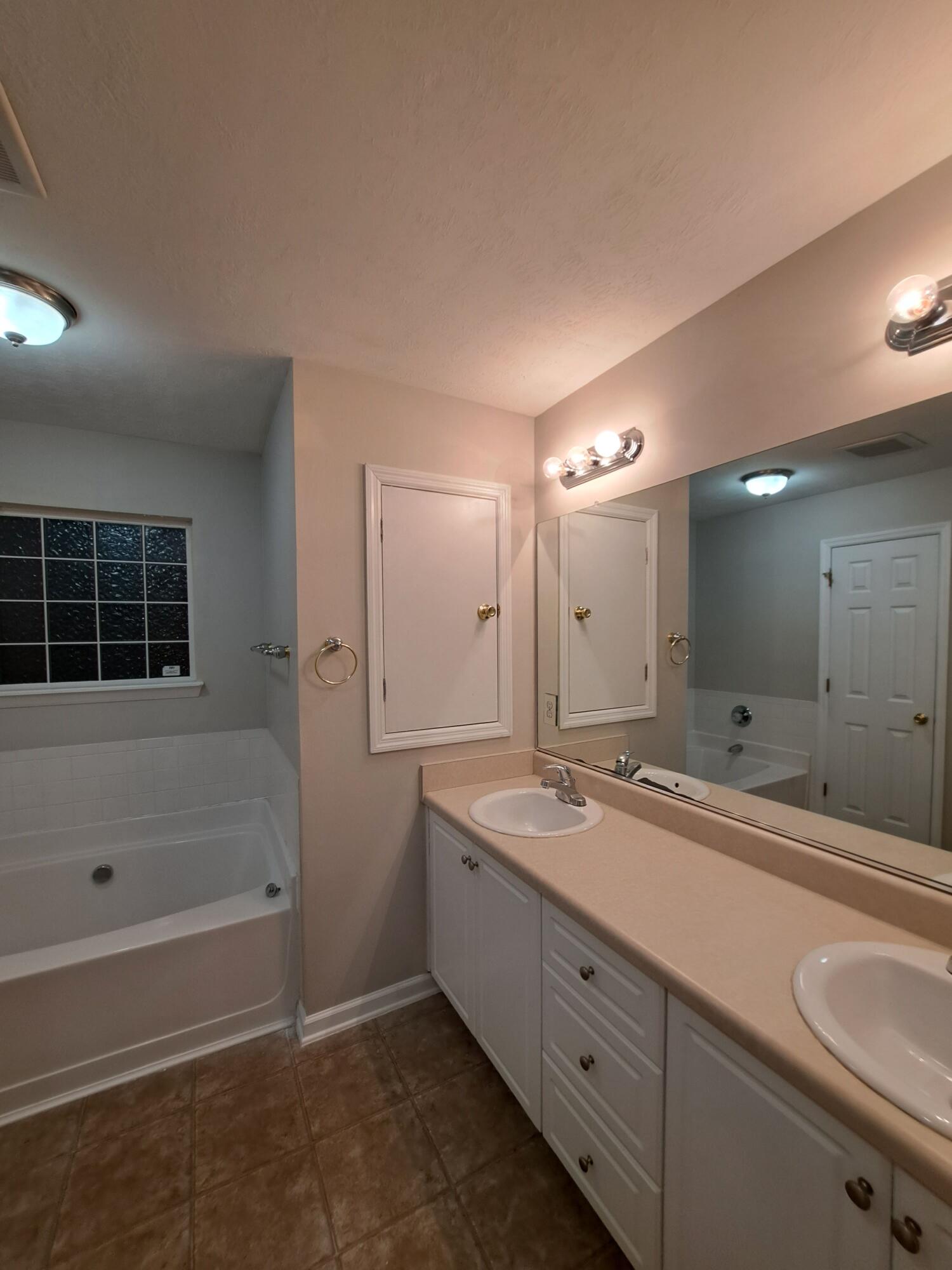 7607 Pleasantville Way Grovetown, GA 30813 - Photo 27 of 29 Primary Bathroom