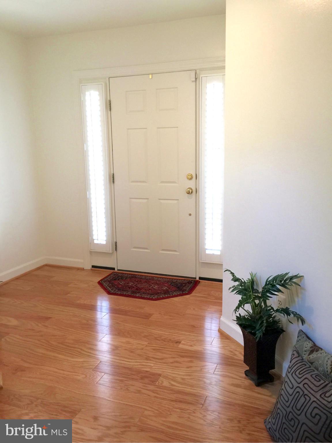 6290 Levi Court Springfield, VA 22150 - Photo 21 of 30 Foyer