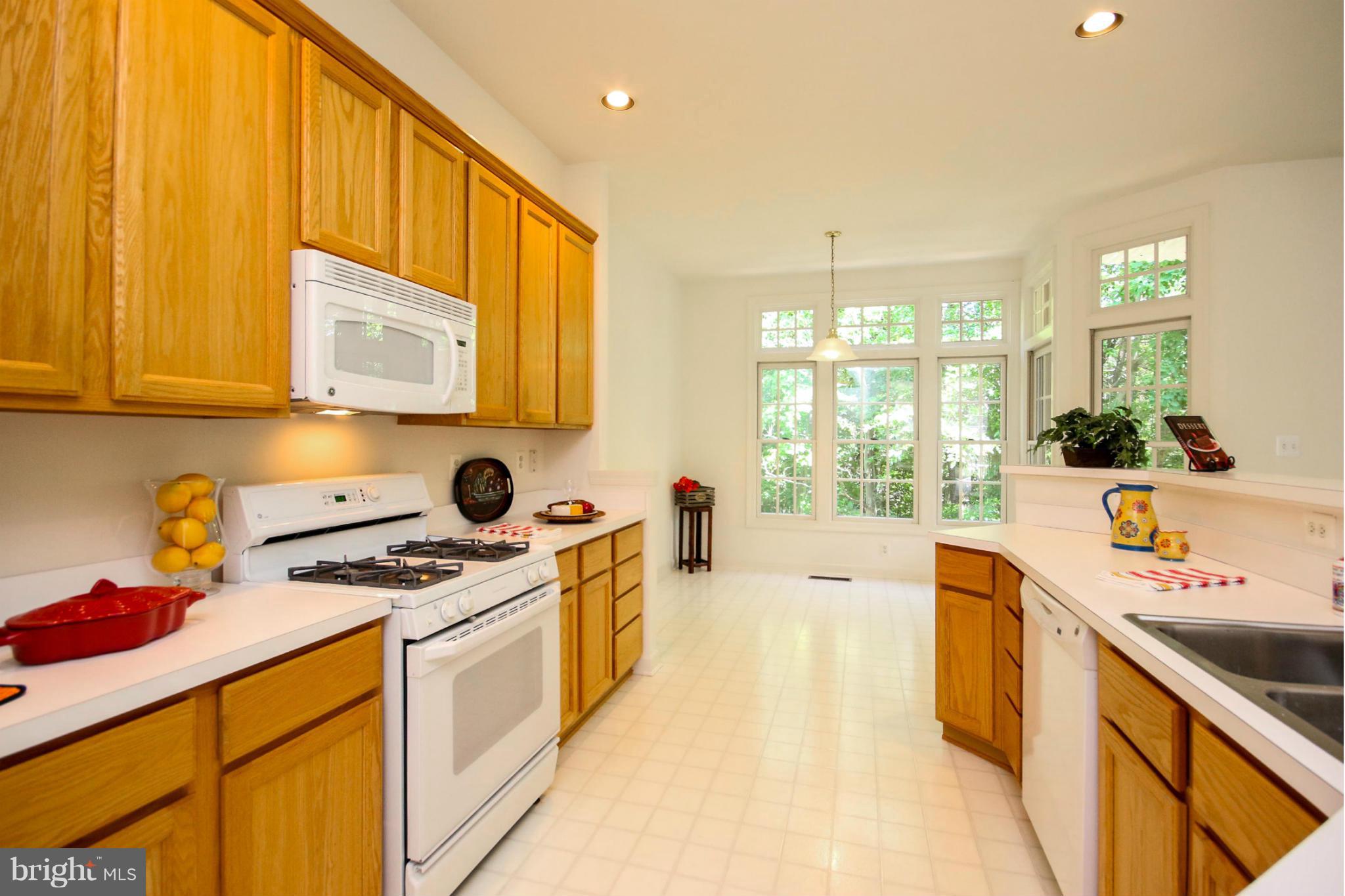 6290 Levi Court Springfield, VA 22150 - Photo 8 of 30 Kitchen