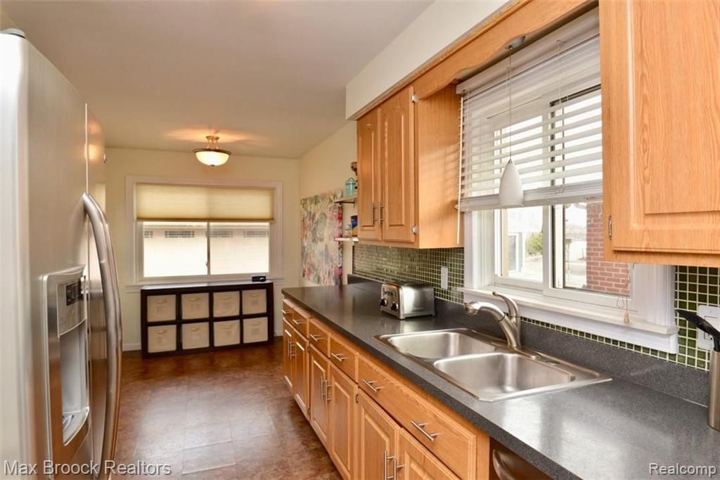 2577 Derby Road Troy, MI 48084 - Photo 5 of 29