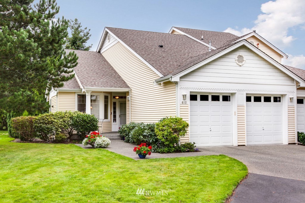 612 Bremerton Place Northeast Renton, WA 98059 - Photo 2 of 24