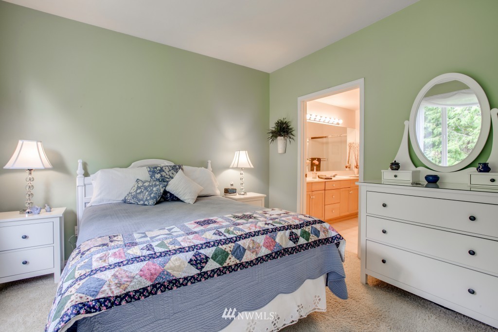 612 Bremerton Place Northeast Renton, WA 98059 - Photo 11 of 24