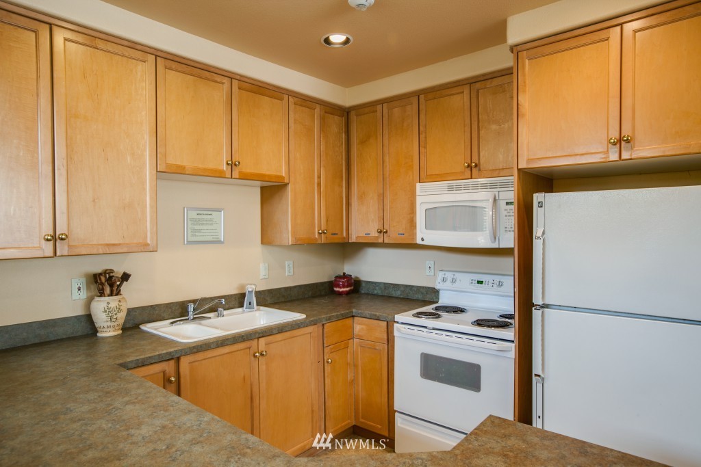 612 Bremerton Place Northeast Renton, WA 98059 - Photo 22 of 24