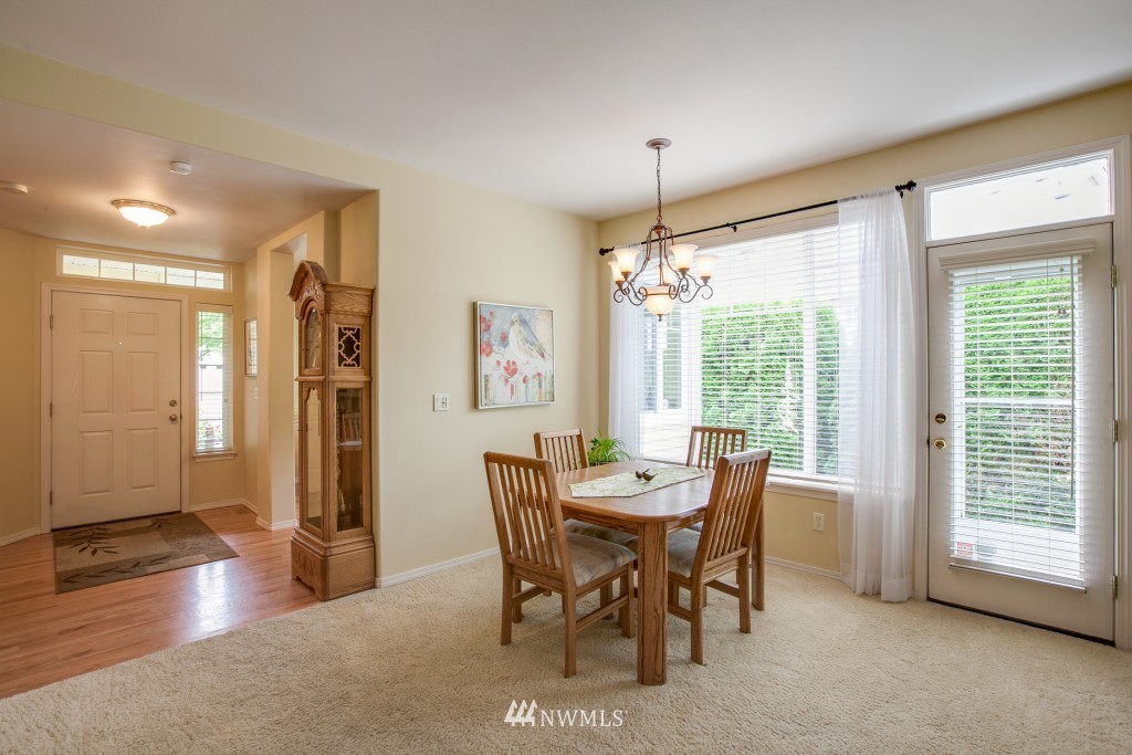 612 Bremerton Place Northeast Renton, WA 98059 - Photo 5 of 24