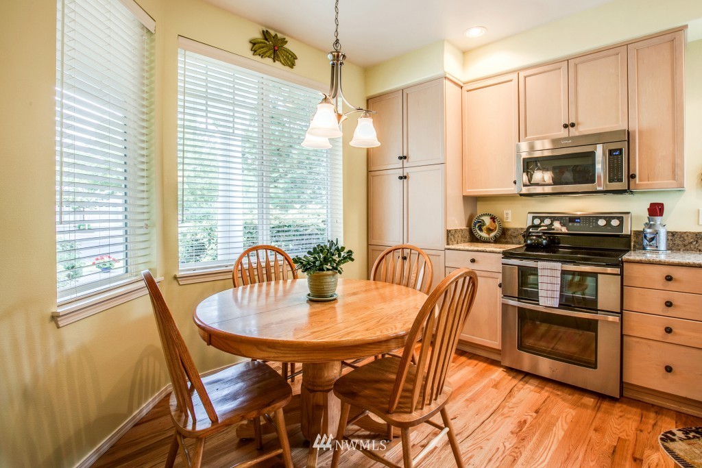 612 Bremerton Place Northeast Renton, WA 98059 - Photo 9 of 24