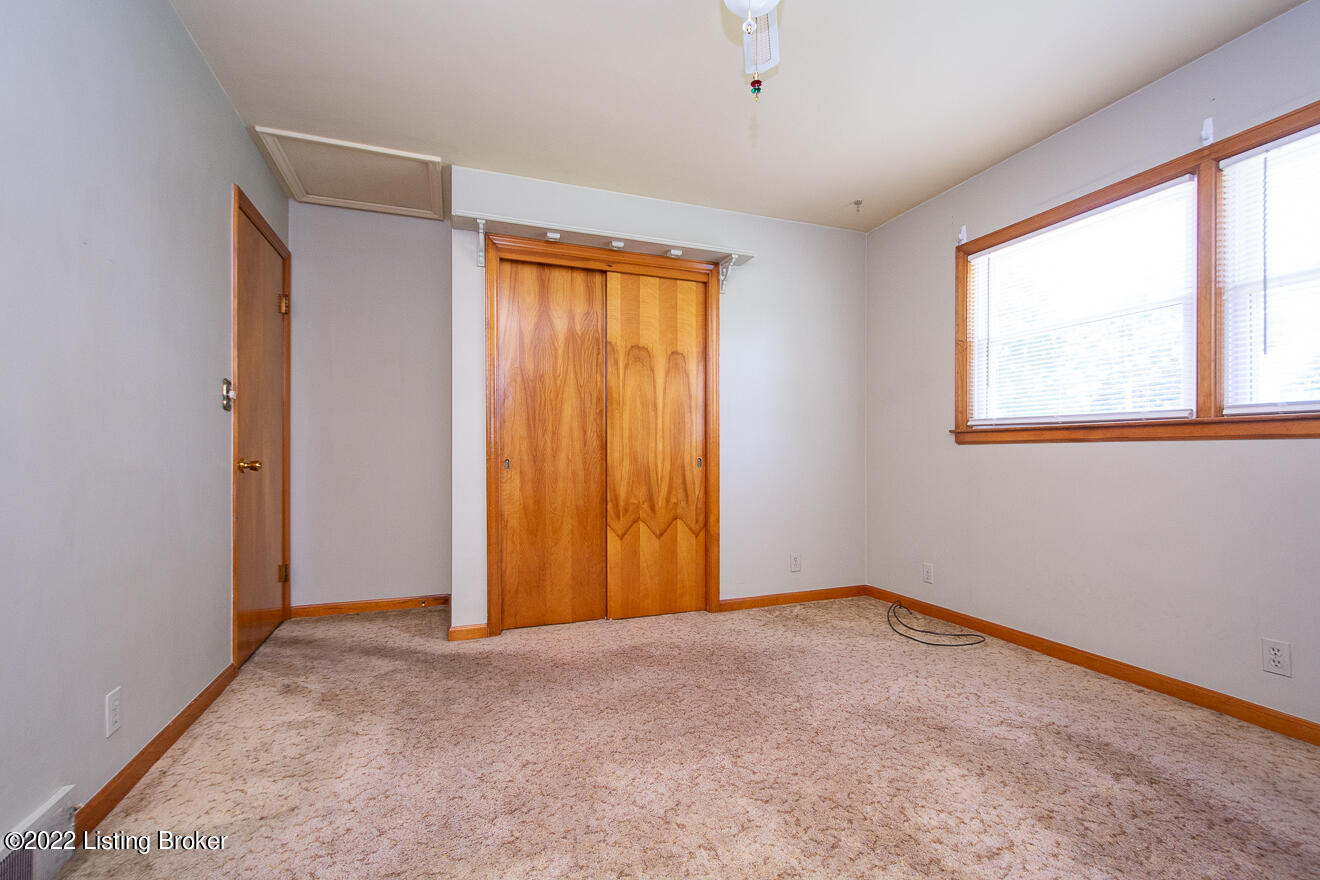 8705 Waltlee Road Louisville, KY 40291 - Photo 24 of 36 Waltlee -30