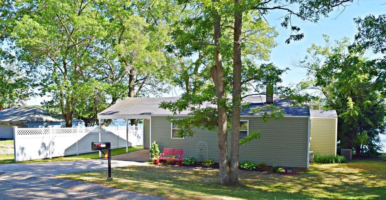 305 McNitt Road Manistee, MI 49660 - Photo 5 of 34 3