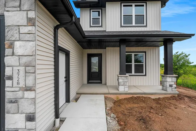 $699,900 | 3728 Rustic Ledge Way, De Pere, WI 54115