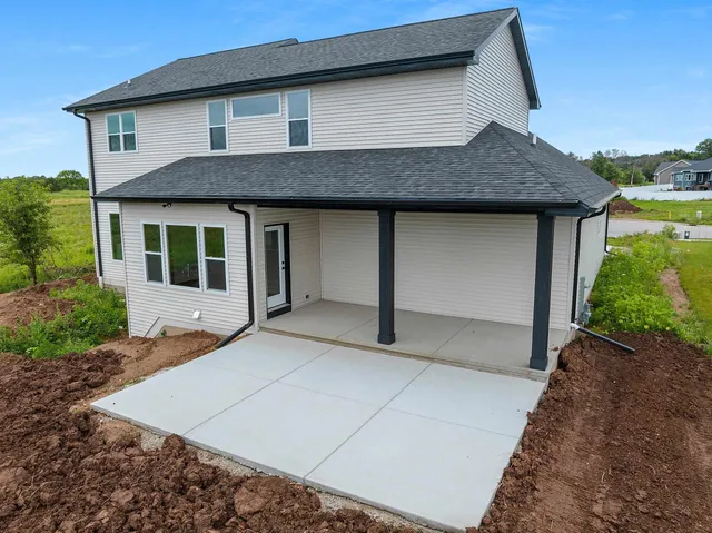 $699,900 | 3728 Rustic Ledge Way, De Pere, WI 54115