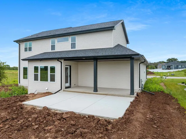 $699,900 | 3728 Rustic Ledge Way, De Pere, WI 54115
