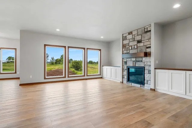 $699,900 | 3728 Rustic Ledge Way, De Pere, WI 54115