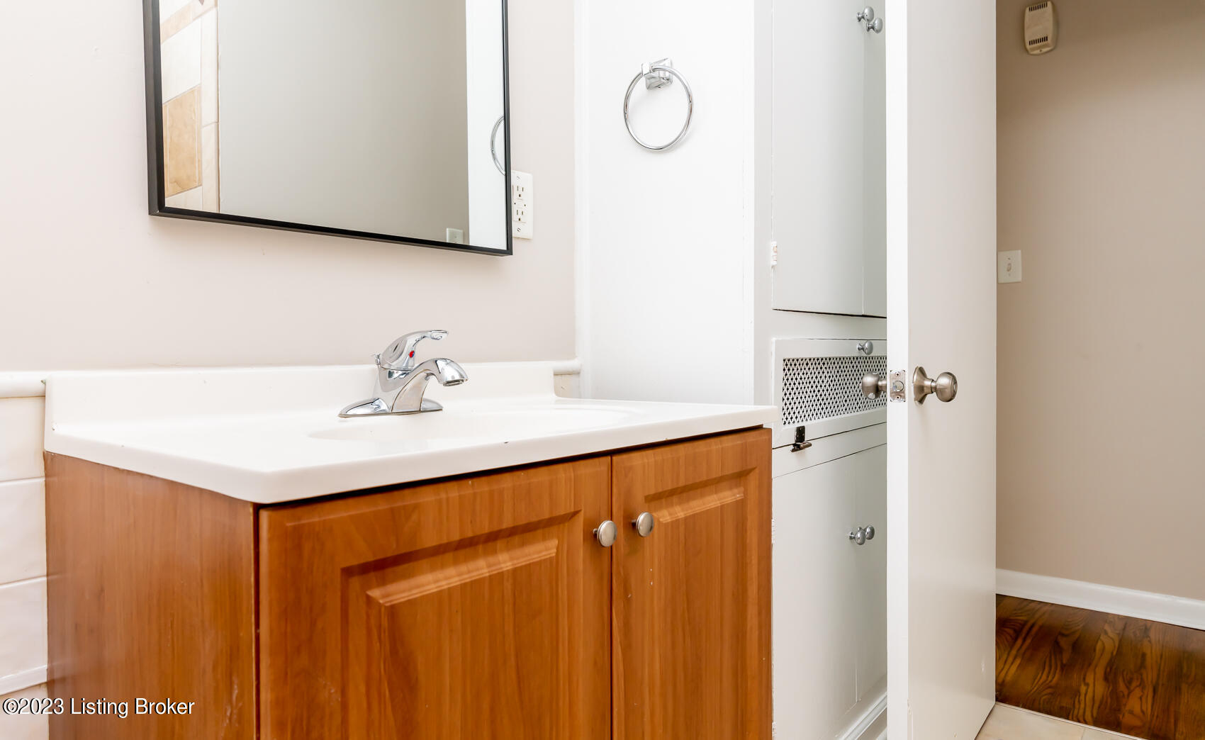 5310 Red Leaf Road Louisville, KY 40218 - Photo 14 of 28 Bathroom