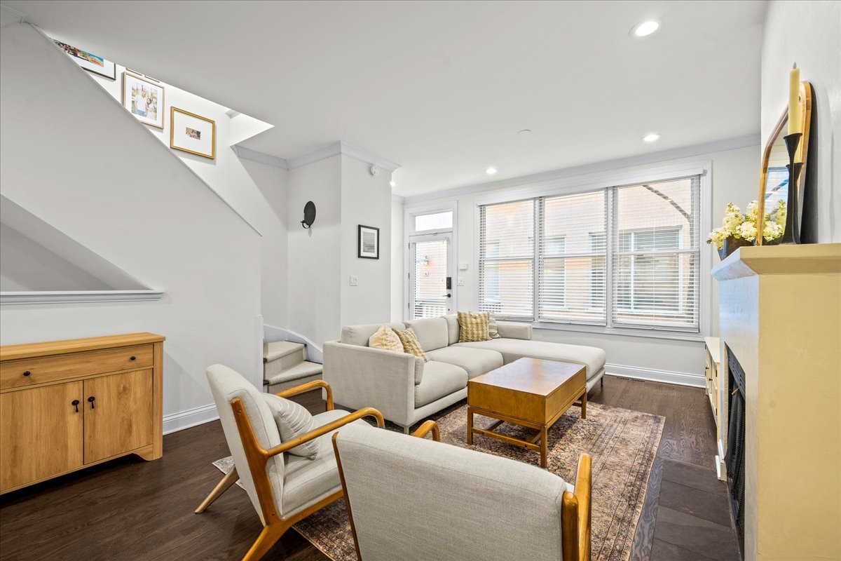 1960 North Seminary Avenue, Unit B Chicago, IL 60614 - Photo 13 of 32