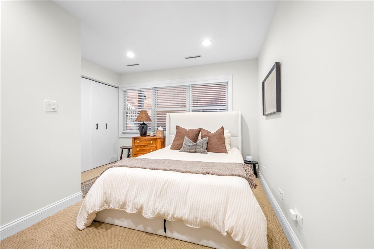 1960 North Seminary Avenue, Unit B Chicago, IL 60614 - Photo 26 of 32