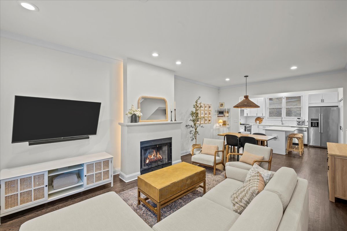 1960 North Seminary Avenue, Unit B Chicago, IL 60614 - Photo 3 of 32