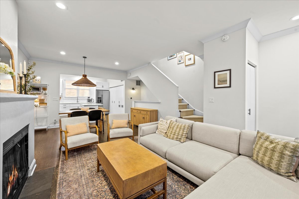 1960 North Seminary Avenue, Unit B Chicago, IL 60614 - Photo 5 of 32