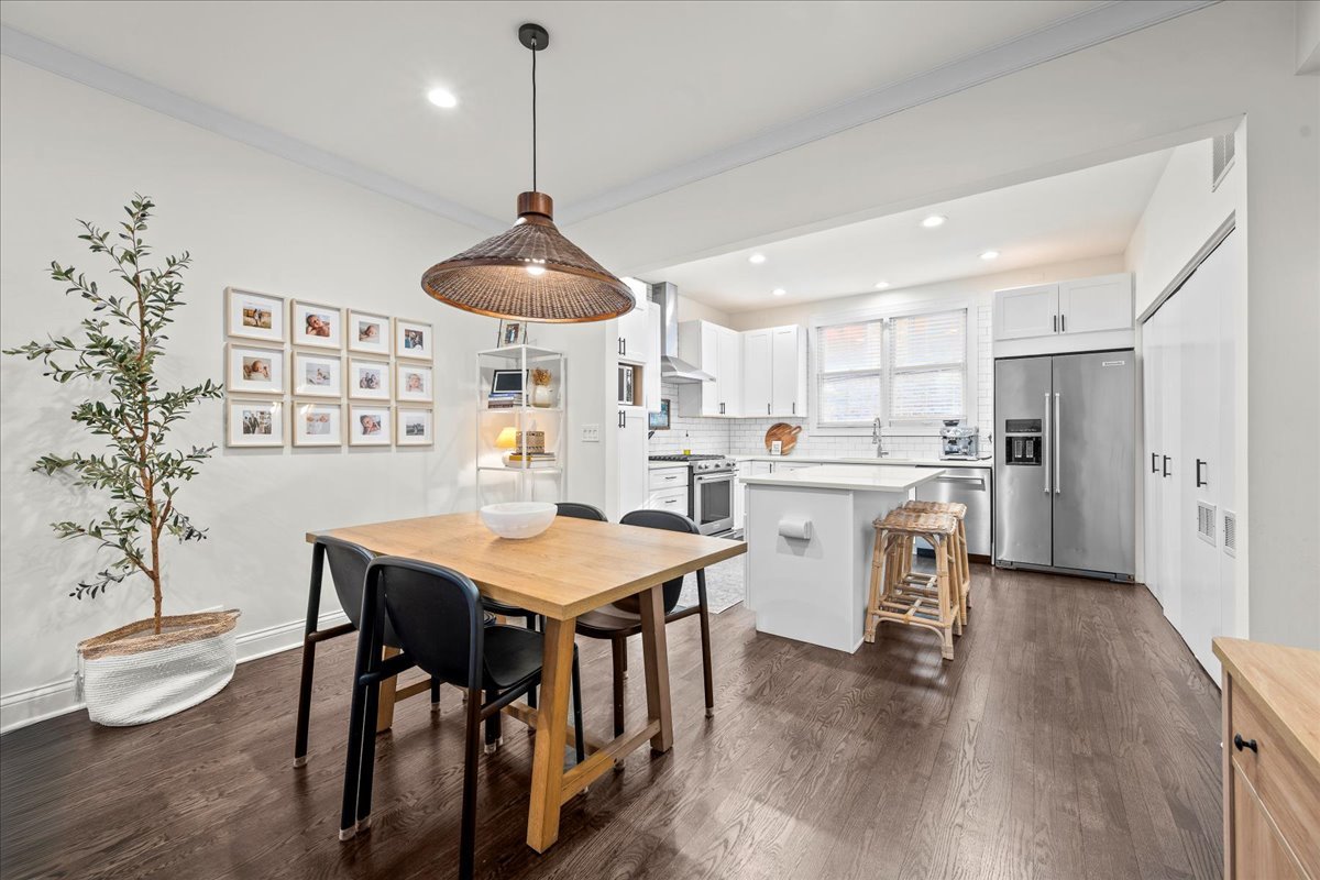 1960 North Seminary Avenue, Unit B Chicago, IL 60614 - Photo 7 of 32