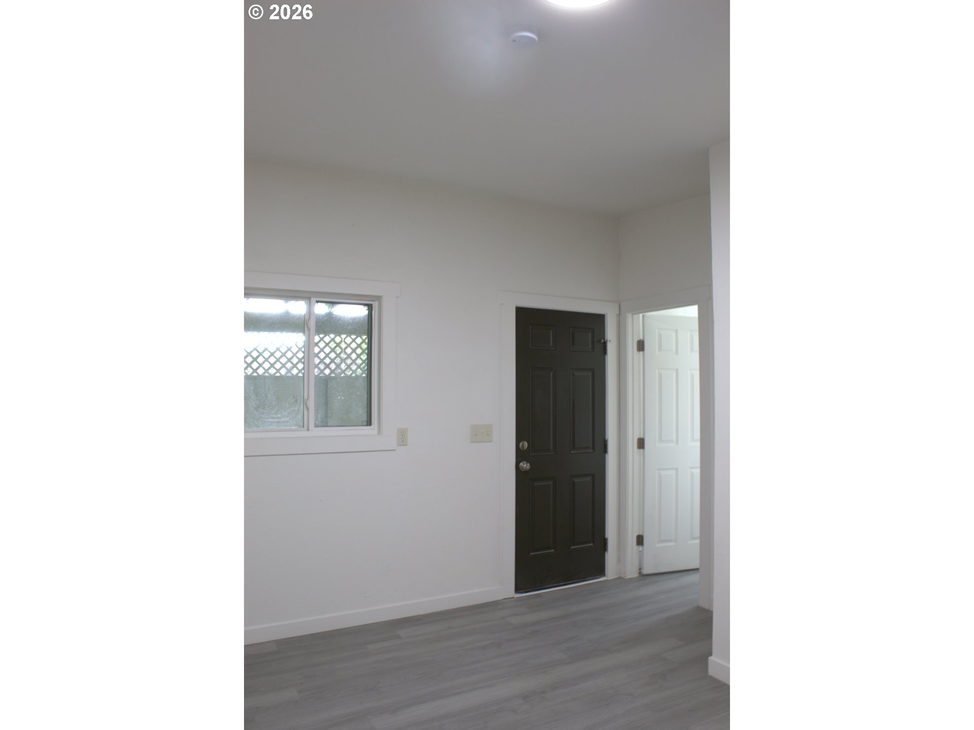 316 Southwest 22nd Street Pendleton, OR 97801 - Photo 6 of 17 Living Room