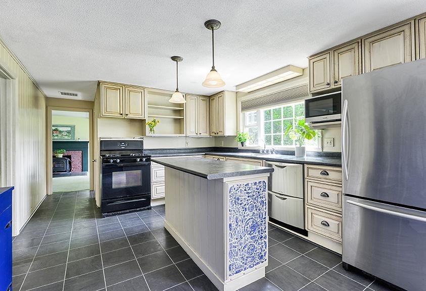 39 Weston Heights Road Rockingham, VT 05101 - Photo 5 of 39