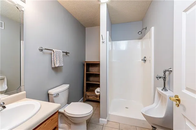 $575,000 | 6028 Triple Crown Circle, Greensburg, PA 15601