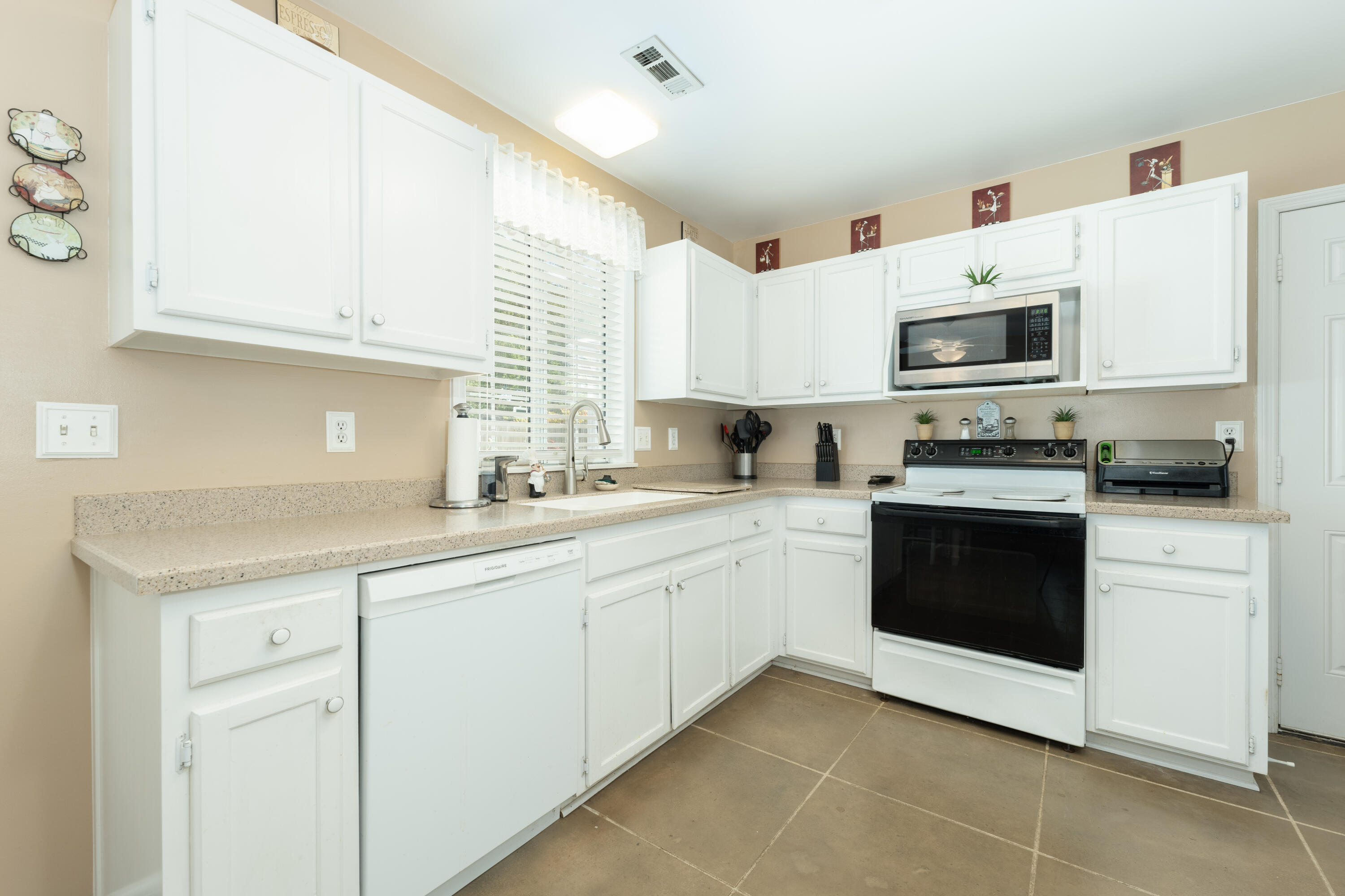 429 Indigo Road Goose Creek, SC 29445 - Photo 12 of 37 P1043679-Edit