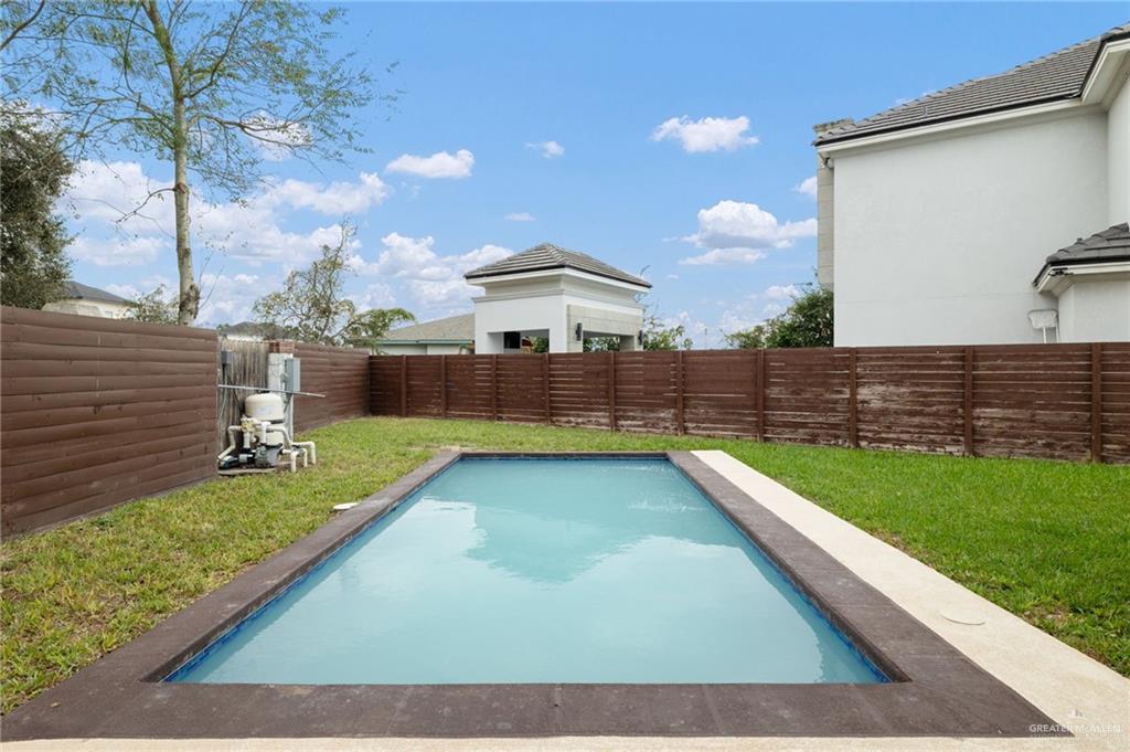 2615 South 43 Rd Lane McAllen, TX 78503 - Photo 21 of 22 a view of a backyard with sitting area