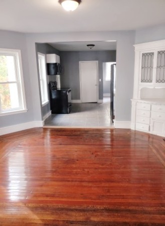 39 Norfolk Street Springfield, MA 01109 - Photo 3 of 10 Gallery Image 3