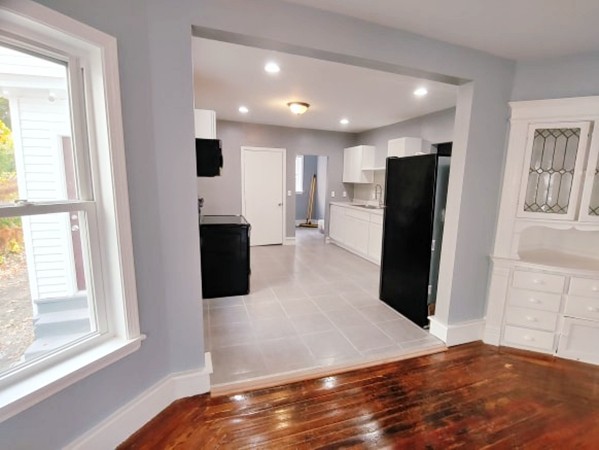 39 Norfolk Street Springfield, MA 01109 - Photo 4 of 10 Gallery Image 4