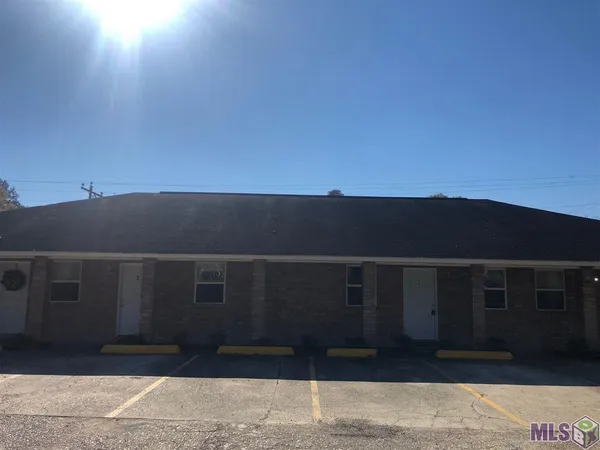 $995 | 26218 Highway 16, Unit 3, Denham Springs, LA 70726