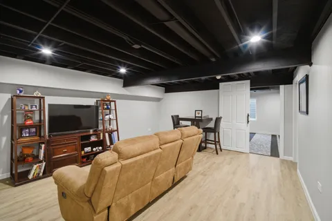 $450,000 | 843 Brahms Road, Volo, IL 60073