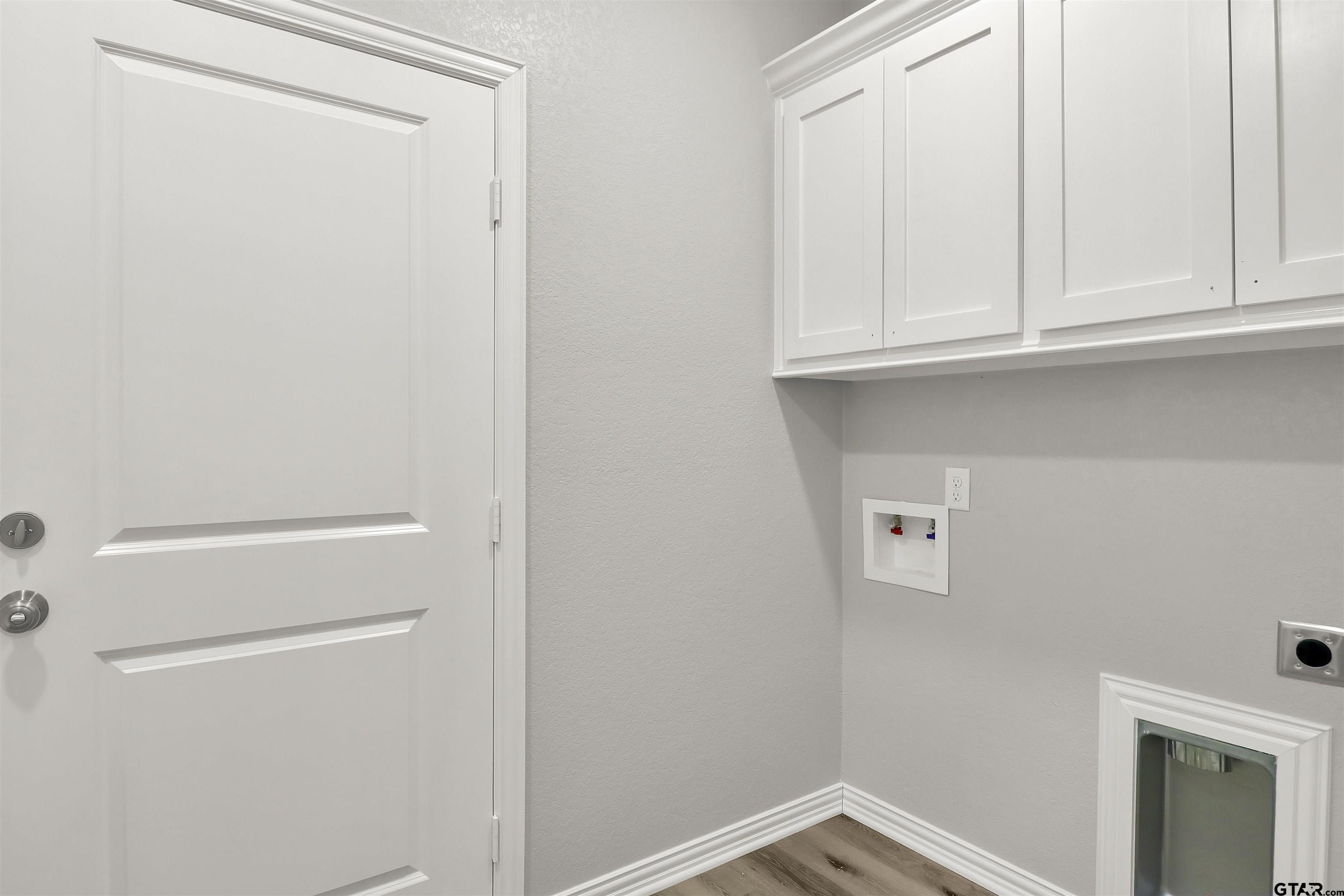 614 North Commerce Street Overton, TX 75684 - Photo 13 of 24 a view of an empty room