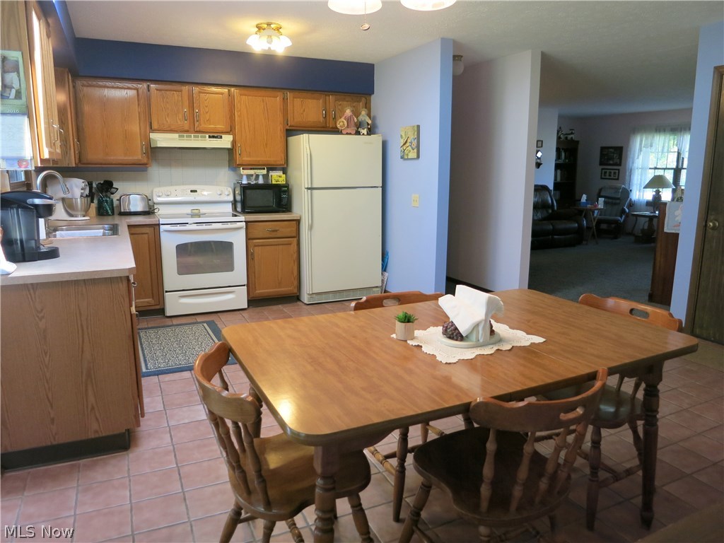 9105 North Marks Road Strongsville, OH 44149 - Photo 6 of 23 Gallery Image 6