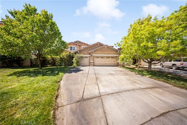 $469,900 | 13703 Hidden Mesa Court, Victorville, CA 92394