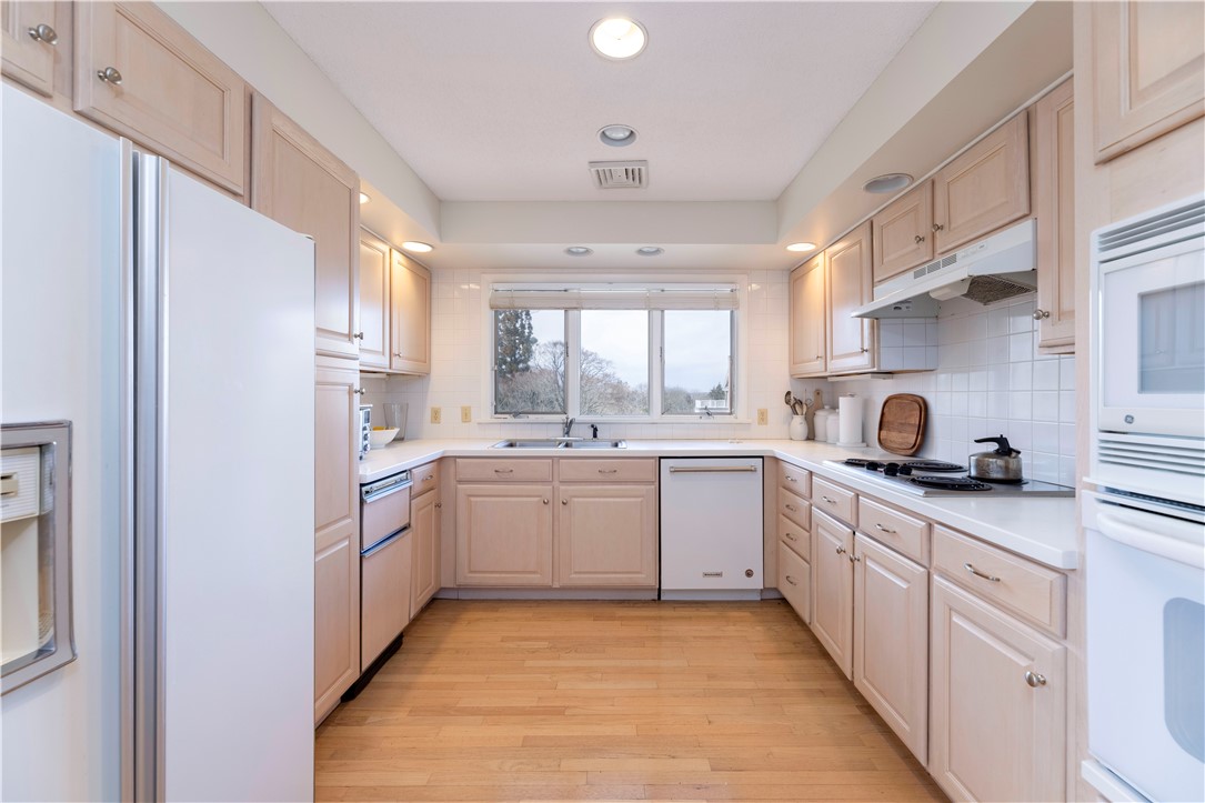 231 Watch Hill Road Westerly, RI 02891 - Photo 20 of 42