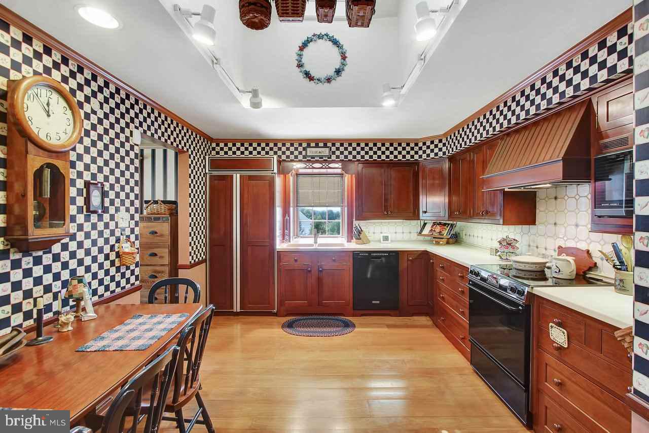 452 Ridgeford Road Dallastown, PA 17313 - Photo 8 of 36 Gallery Image 8