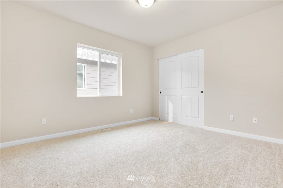 379 Graham Avenue Northeast Renton, WA 98059 - Photo 12 of 16 Gallery Image 12