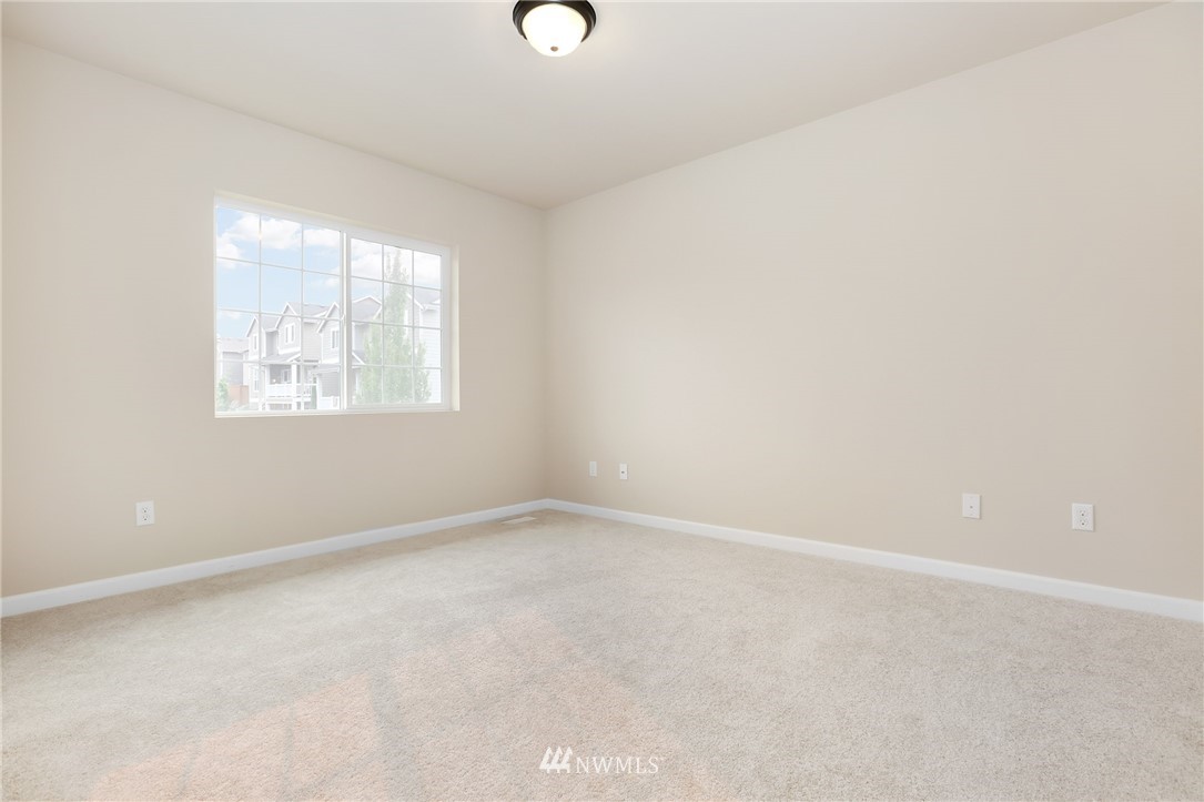 379 Graham Avenue Northeast Renton, WA 98059 - Photo 13 of 16 Gallery Image 13