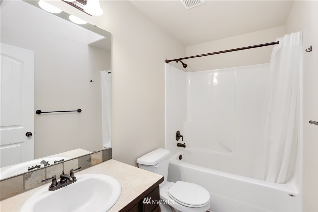 379 Graham Avenue Northeast Renton, WA 98059 - Photo 14 of 16 Gallery Image 14