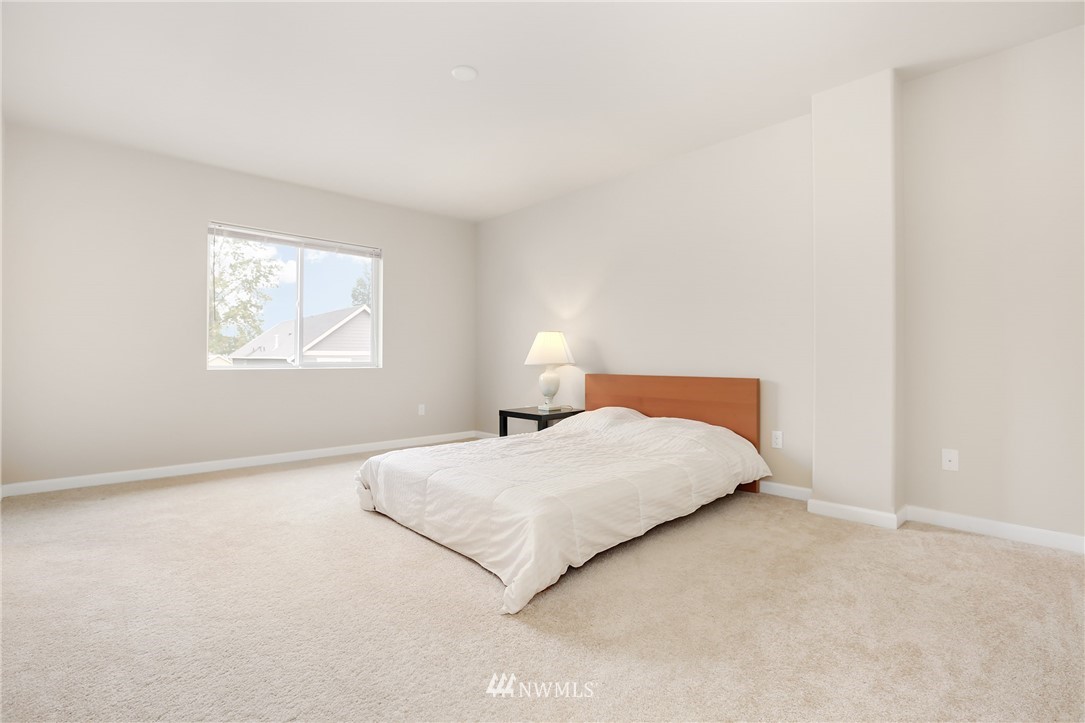 379 Graham Avenue Northeast Renton, WA 98059 - Photo 9 of 16 Gallery Image 9