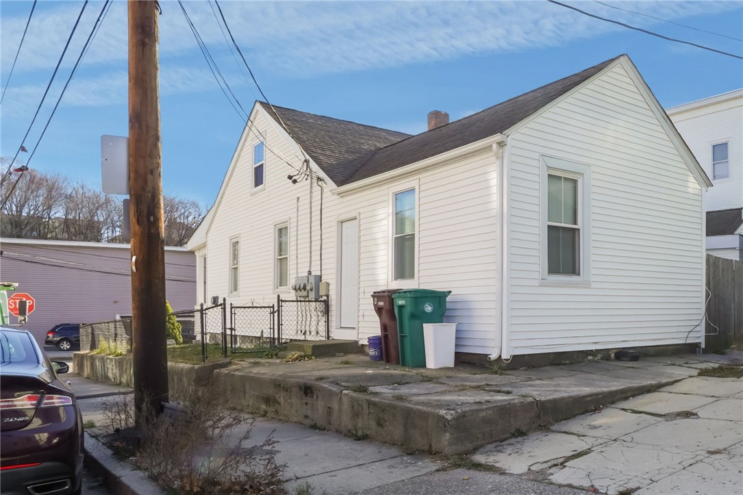 752 Social Street Woonsocket, RI 02895 - Photo 3 of 44