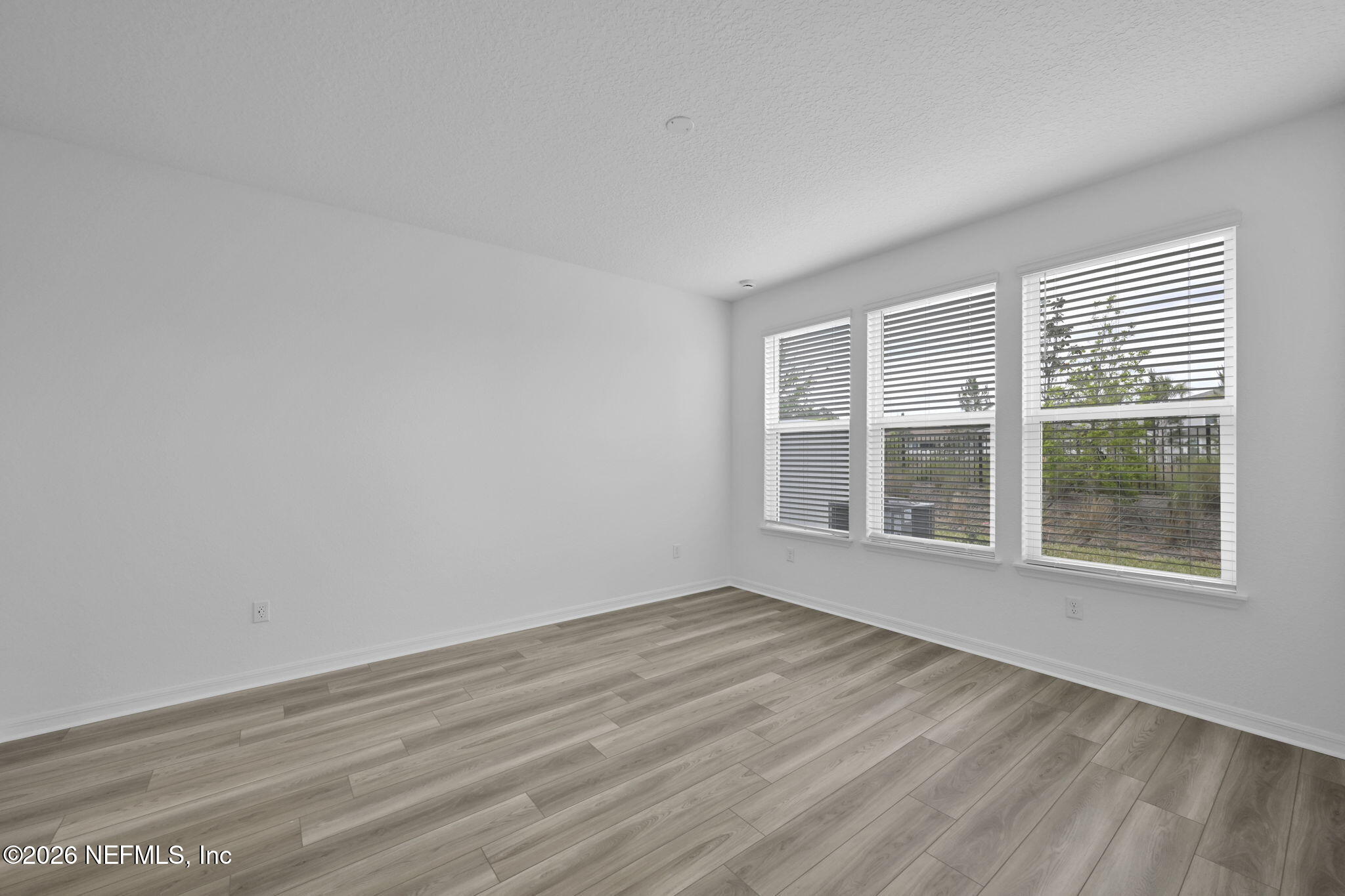 320 Ecliptic Loop Yulee, FL 32097 - Photo 18 of 52 Ellenwood Owner's Suite