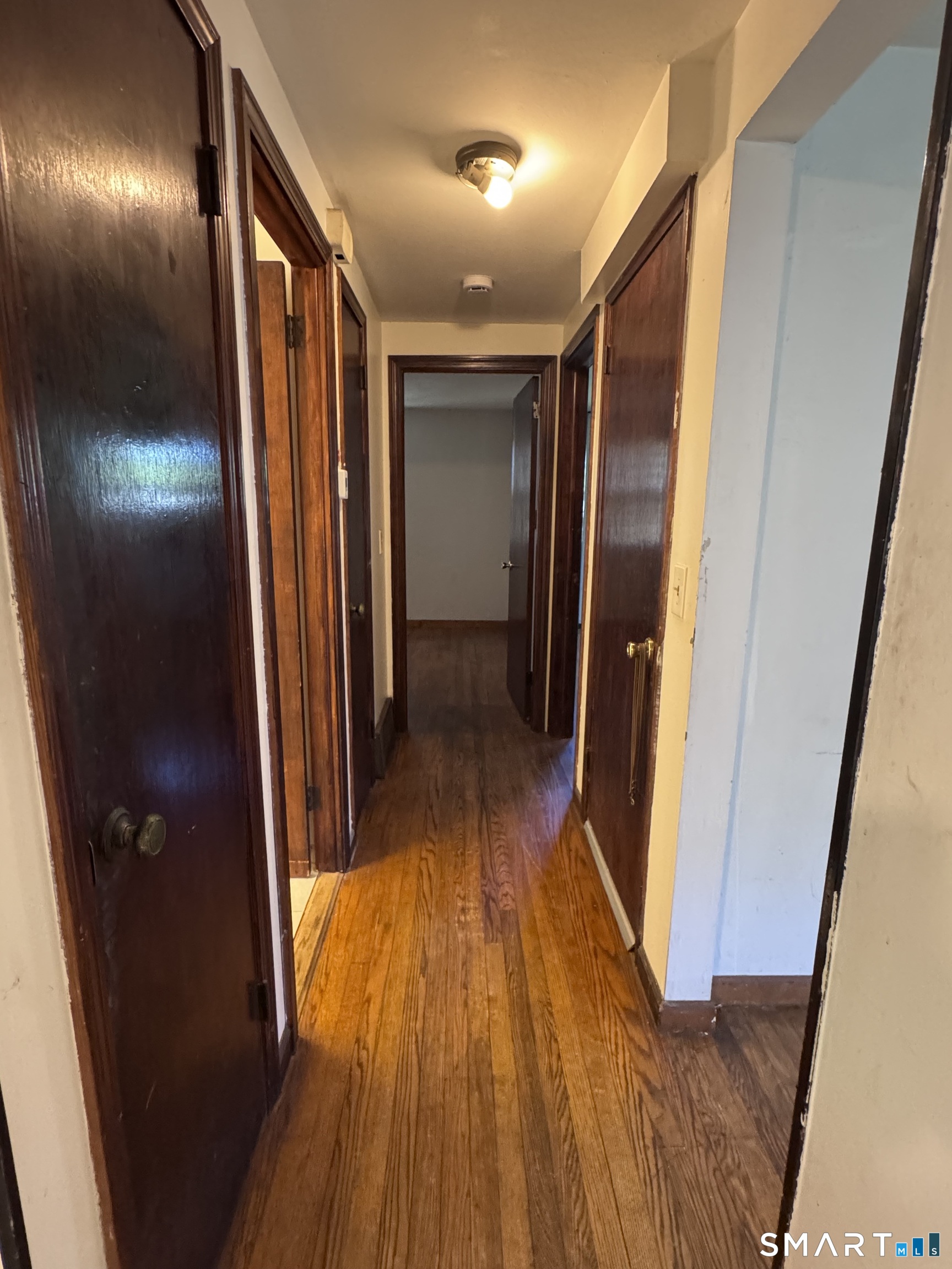 33 Thomas Street Windsor Locks, CT 06096 - Photo 8 of 33