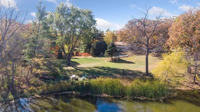 $2,349,000 | 1912 South Lane, Mendota Heights, MN 55118