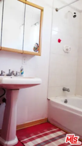 $1,350,000 | 4226 Redwood Avenue, Los Angeles, CA 90066