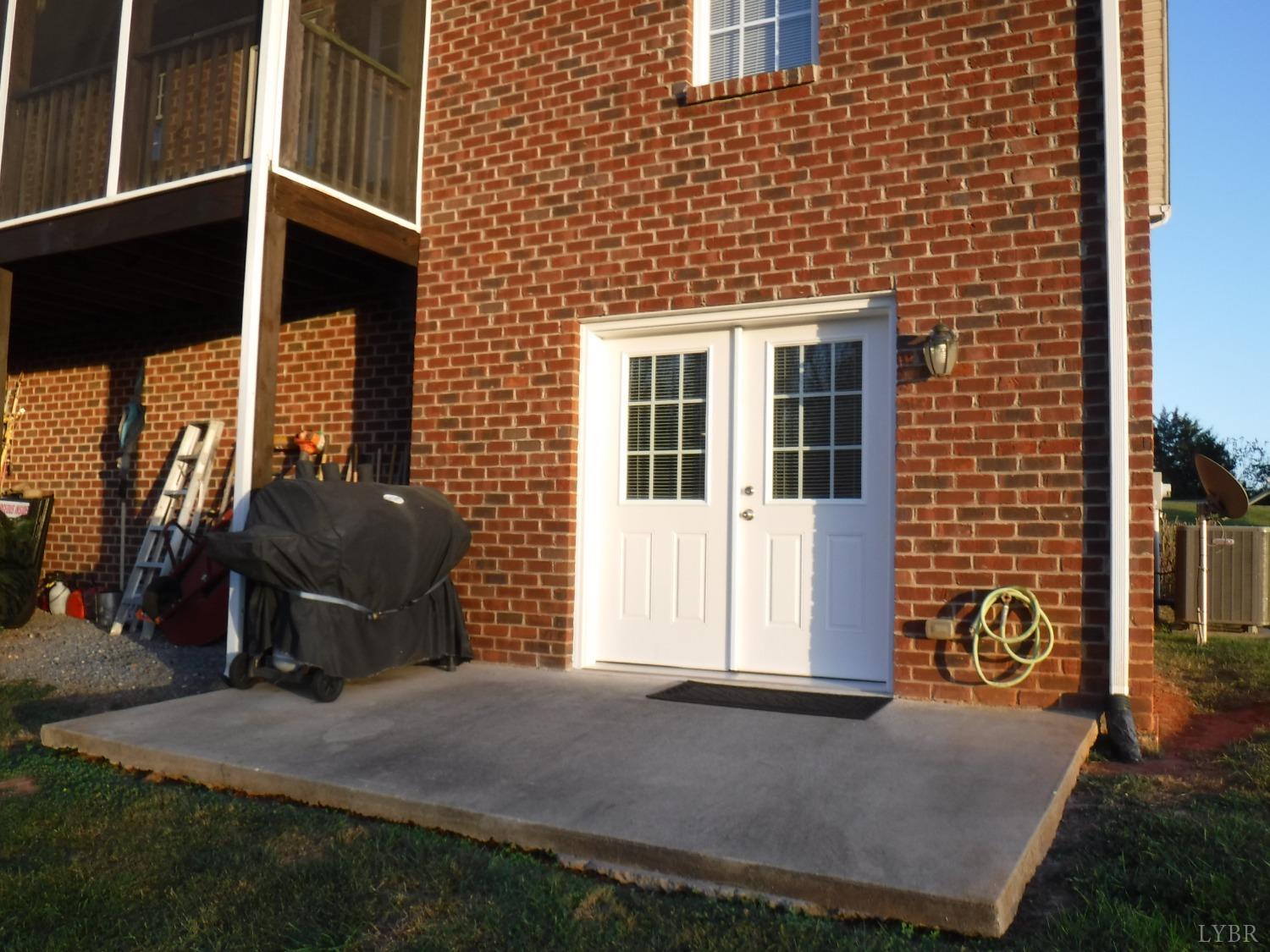 319 Longhill Road Goode, VA 24556 - Photo 10 of 51 Gallery Image 10