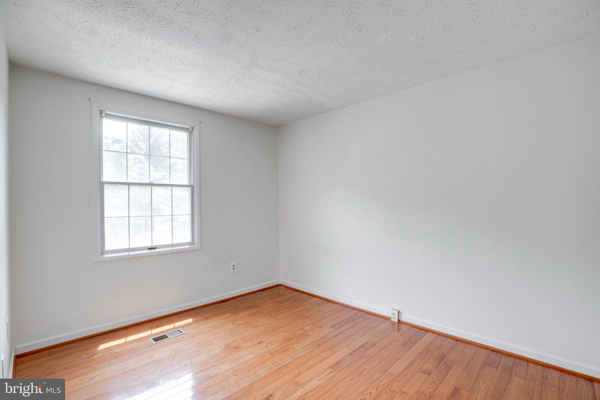 1604 Barnstead Drive Reston, VA 20194 - Photo 18 of 36 Gallery Image 18