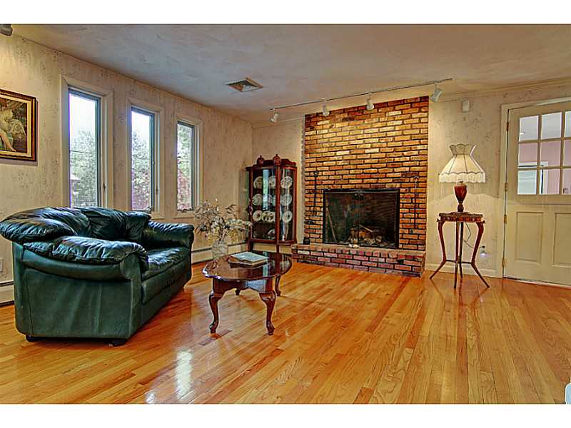 55 Tiffany Road Coventry, RI 02816 - Photo 2 of 25 Living Room.