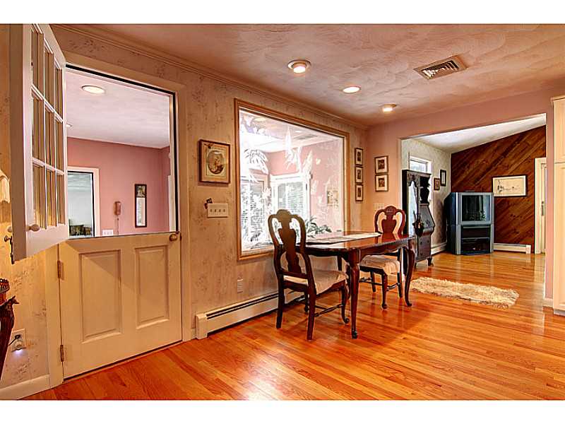 55 Tiffany Road Coventry, RI 02816 - Photo 9 of 25 Dining Area.