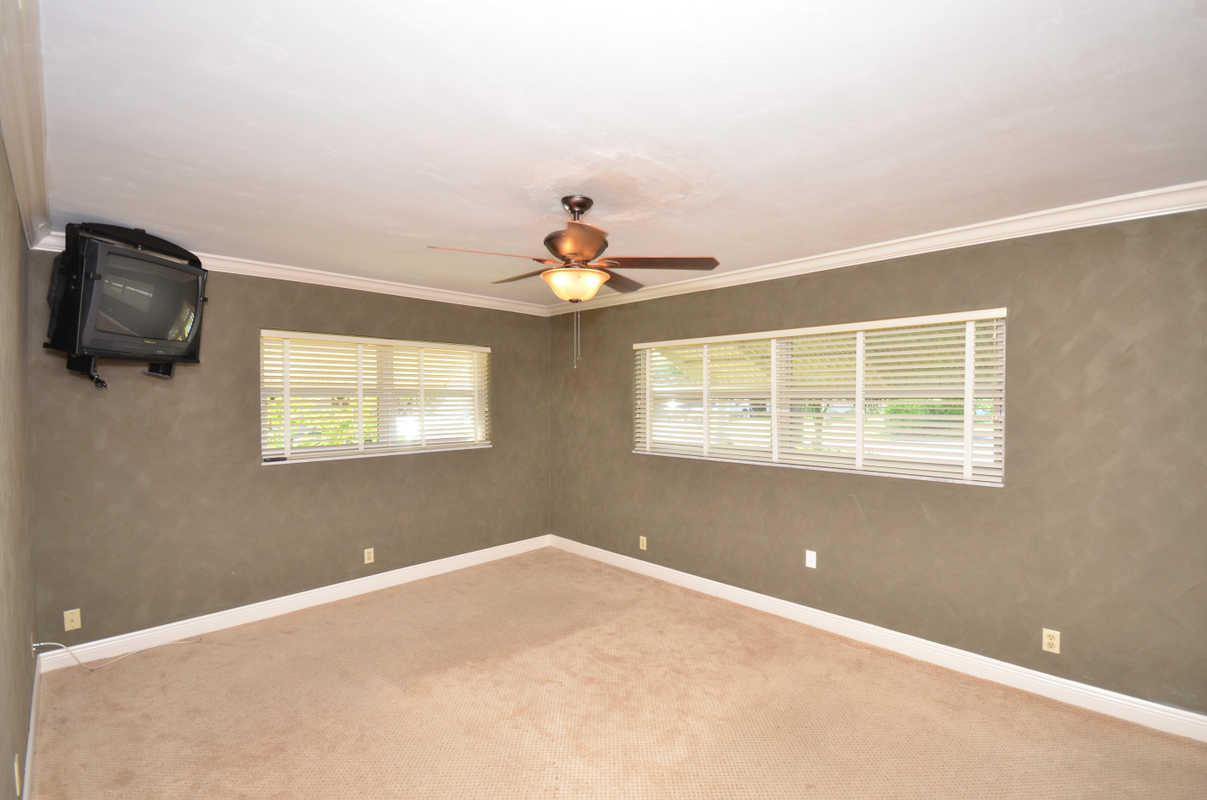 343 Northeast 30th Street Boca Raton, FL 33431 - Photo 11 of 27 MASTER BEDROOM